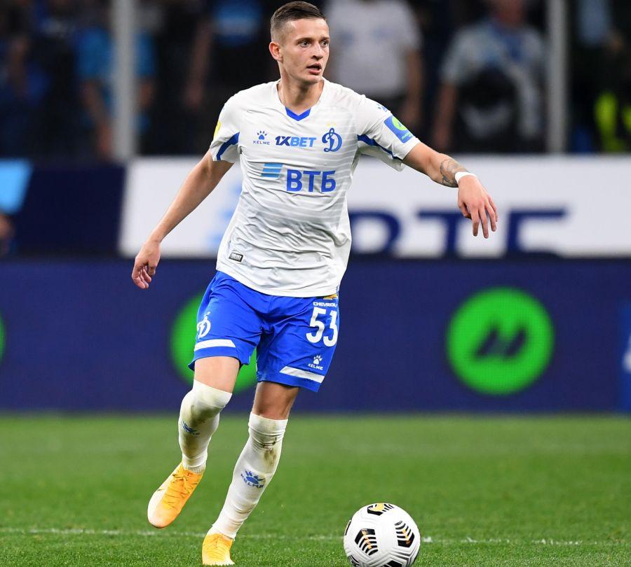 Sebastian Szymanski ANALIZĂ GSP. Doar ștampila de român îl face pe Dennis Man mai ieftin? E superior la toate capitolele comparativ cu 5 jucători estici, dar e cel mai slab cotat ca sumă de transfer!