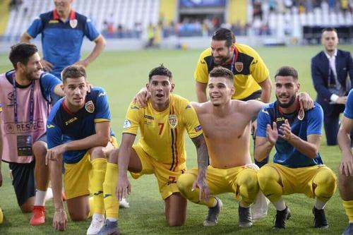 Gică Hagi (52 de ani) continuă să laude noua generație de fotbaliști din România, una din care face parte și Ianis Hagi (21 de ani).