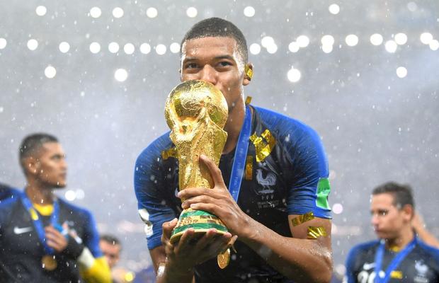 A eșuat! Planul Mondialului din doi în doi ani, blocat! Protestele masive ale europenilor au făcut FIFA să dea înapoi + Atenționarea lui Burleanu