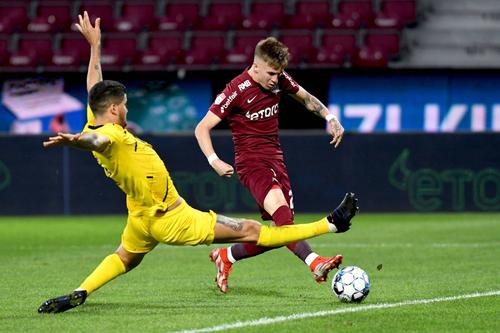 Claudiu Petrila (dreapta) este unul dintre jucătorii U21 de top ai Ligii 1 // foto: Imago Images