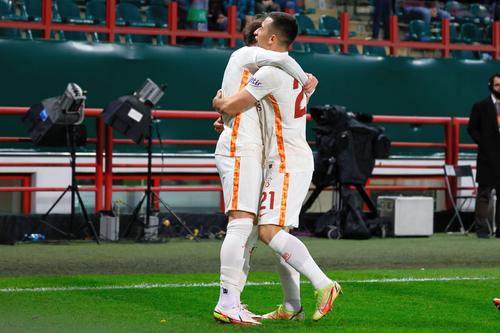 Olimpiu Moruţan și  Kerem Aktürkoğlu