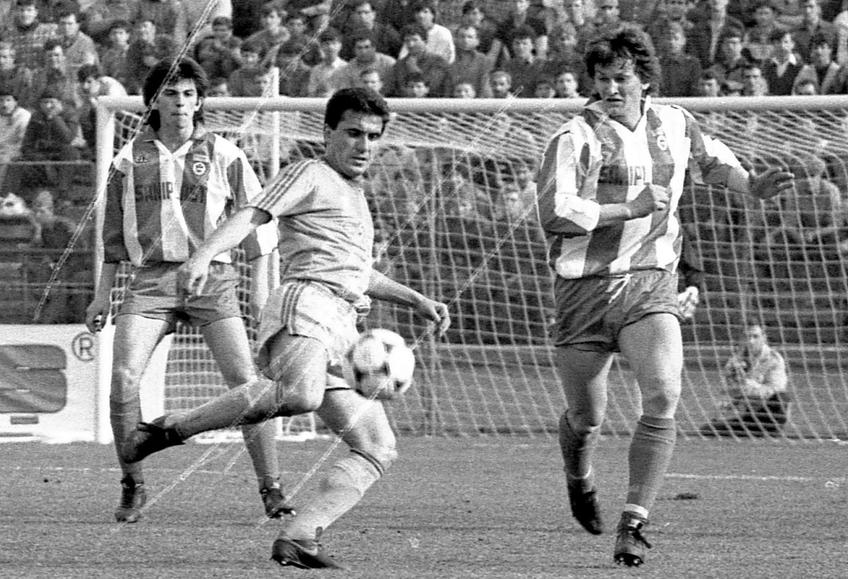 Cei mai tehnici fotbaliști din acel meci: Hagi și Lupu // foto: Arhivă GSP