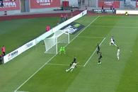 Gol din poziție imposibilă în Hermannstadt - Dinamo! „Câinii” au fost năuciți în debutul meciului