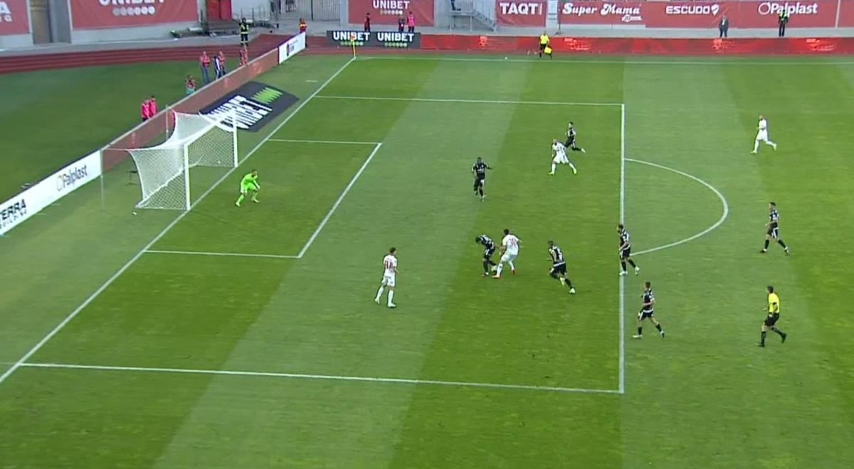 Hermannstadt - Dinamo 4-0 » Un balaur a înfulecat „cățeii”: formația lui Ovidiu Burcă, KO la Sibiu! Cum arată clasamentul