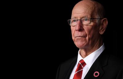 Sir Bobby Charlton a murit » Legendarul fotbalist avea 86 de ani