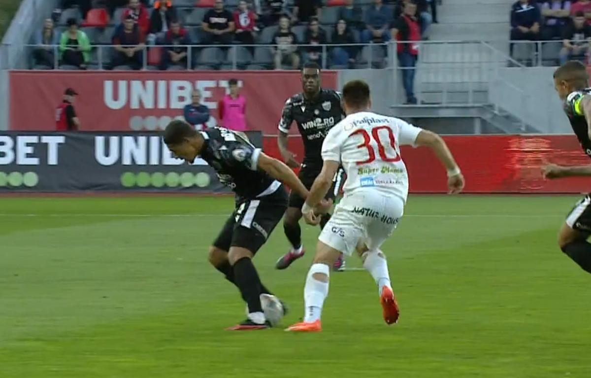 Hermannstadt - Dinamo 4-0 » Un balaur a înfulecat „cățeii”: formația lui Ovidiu Burcă, KO la Sibiu! Cum arată clasamentul