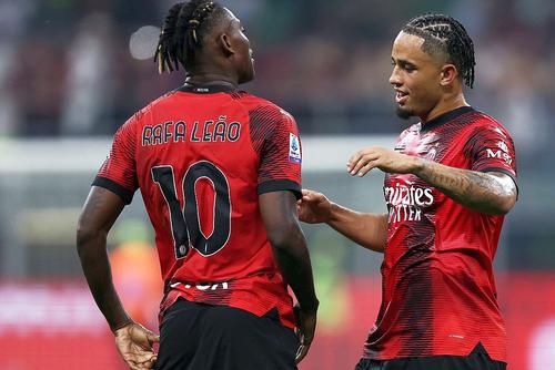 Rafa Leao, în stânga, e cotat la 90 de milioane de euro de Transfermarkt / Sursă foto: Imago Images