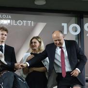 Diana Șucu, foarte elegantă la Rapid - Farul, foto: Ionuț Iordache / GSP