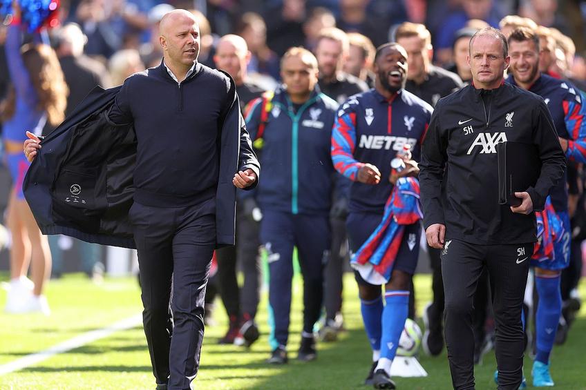 Arne Slot, în stânga, are un început formidabil la Liverpool // foto: Guliver/gettyimages