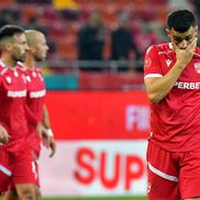 Fotbaliștii lui Dinamo, cu capetele plecate după eșecul din derby-ul cu FCSB / FOTO: Cristi Preda (GSP)