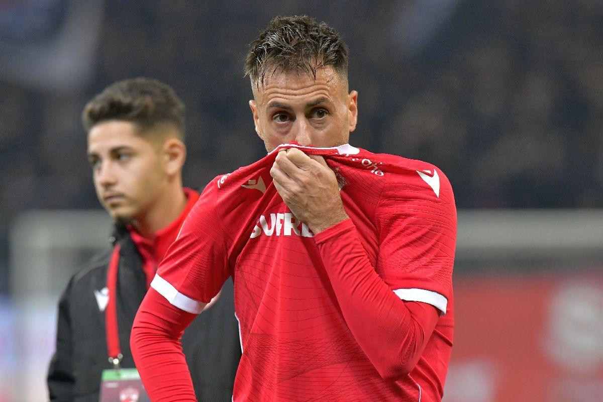 8 detalii de la Dinamo - FCSB » Contrast izbitor: „câinii”, dărâmați în fața peluzei, în timp ce campionii porneau recitalul + Ironia auzită de 45.000 de oameni în difuzoare
