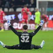 Bucuria roș-albastră după golul de 2-0 / FOTO: GSP
