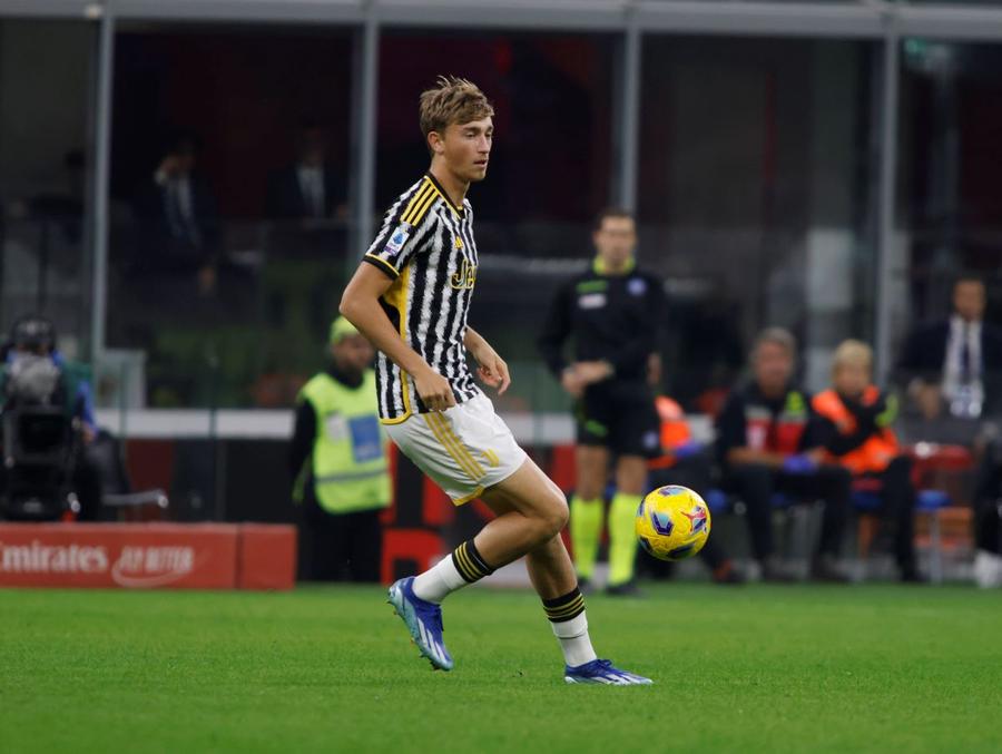 Dean Huijsen, în tricoul lui Juventus Next Gen / Foto: Imago Fostul șef al lui Juventus, acuzat că l-a vândut sub preț și pe Radu Drăgușin: „A dezintegrat echipa Next Gen!”