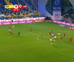 Preluarea lui Chică-Roșă din Petrolul - CFR Cluj. FOTO: captură Prima Sport