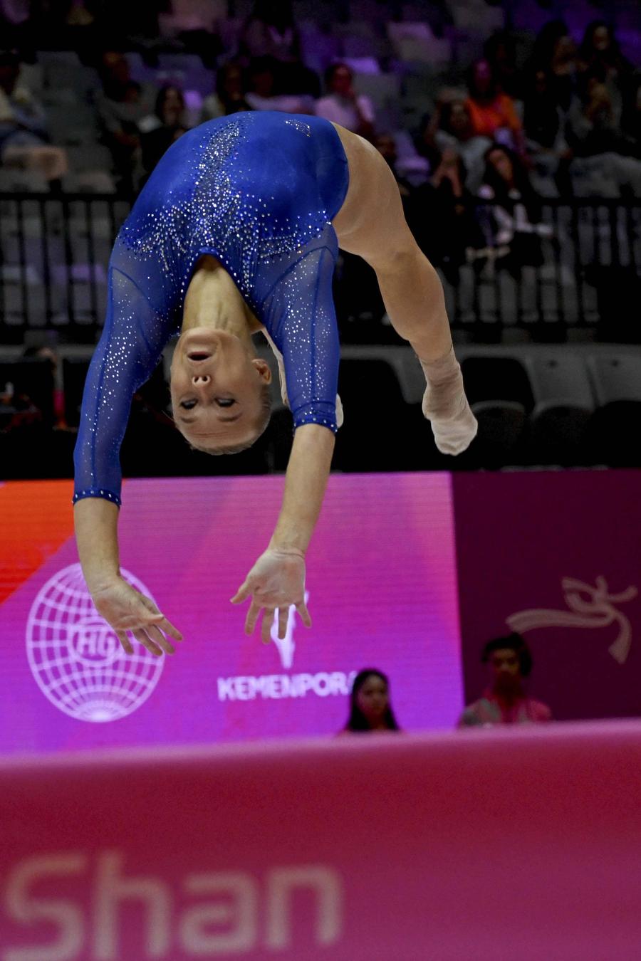 Angelina Melnikova la sărituri FOTO Imago Images Gimnastele din Rusia s-au întors la Campionatele Mondiale » Angelina Melnikova, prima la individual compus și sărituri în competiția de la Jakarta