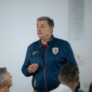 Sesiune de analiză și perfecționare la Mogoșoaia pentru arbitrii din Superligă. Foto: frf.ro