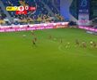 Preluarea lui Chică-Roșă din Petrolul - CFR Cluj. FOTO: captură Prima Sport