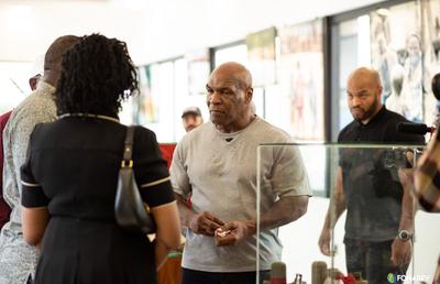 La jumătate de secol după un meci de box celebru, Mike Tyson a vizitat Republica Democrată Congo: „Am fost primit foarte călduros”