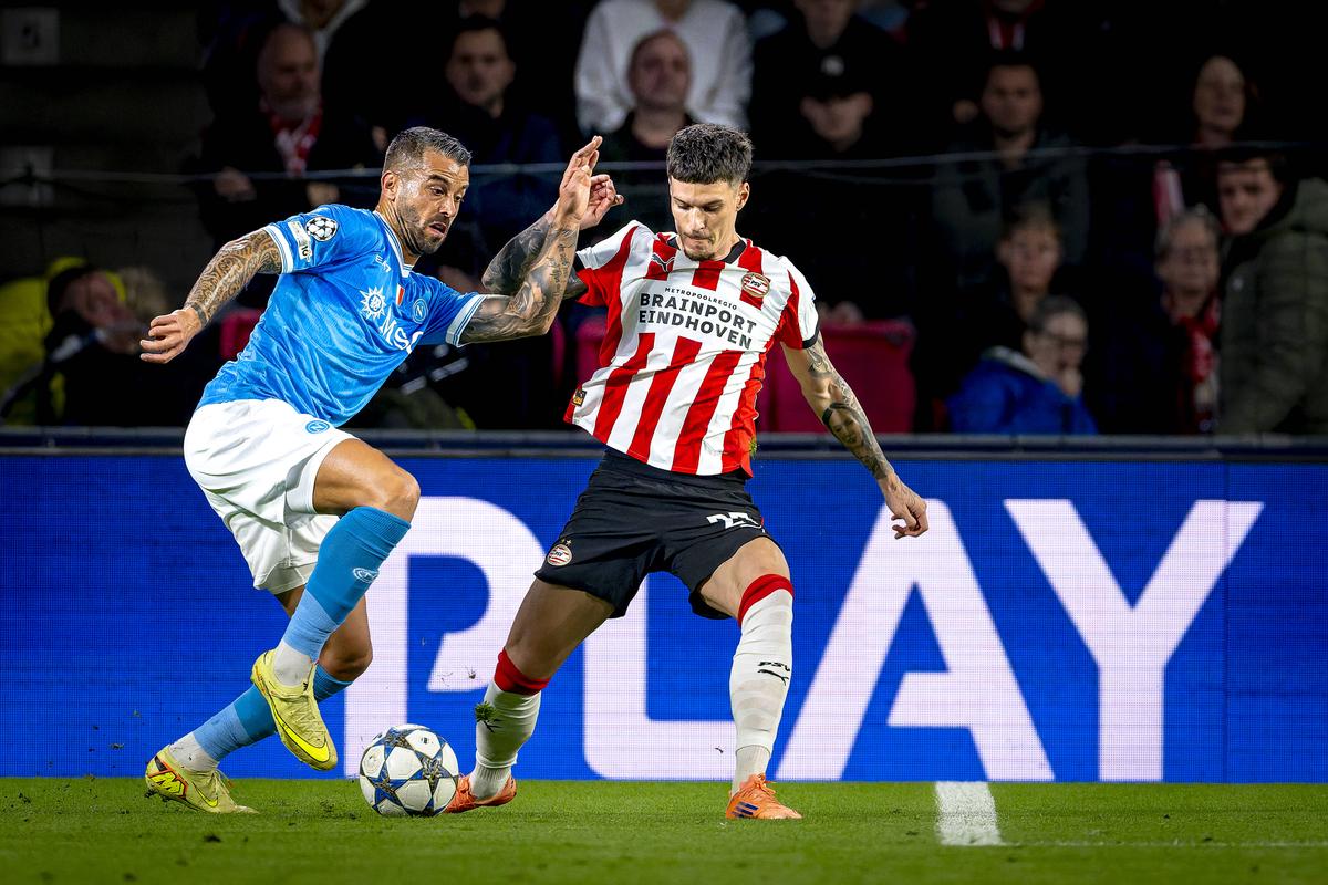 Dennis Man vs Napoli