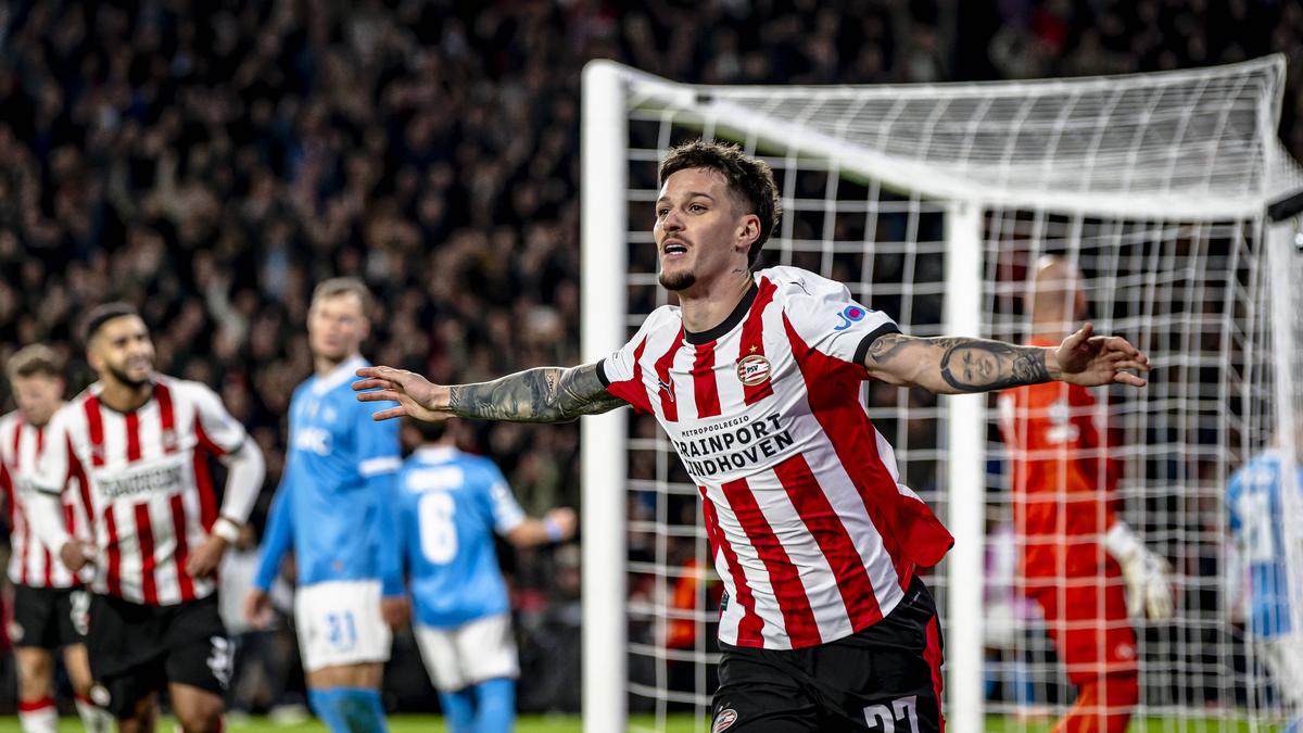 Dennis Man vs Napoli