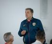 Sesiune de analiză și perfecționare la Mogoșoaia pentru arbitrii din Superligă. Foto: frf.ro