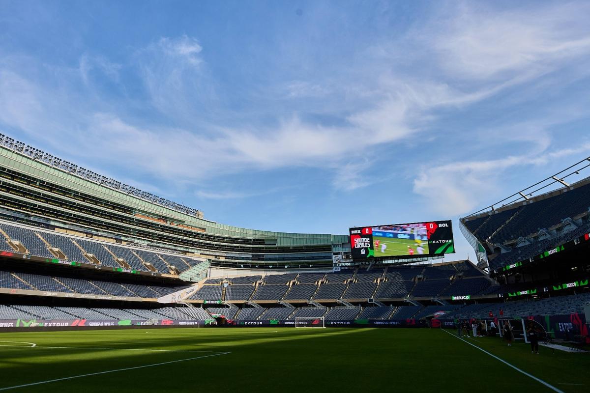 Stadionul Soldier Field din Chicago