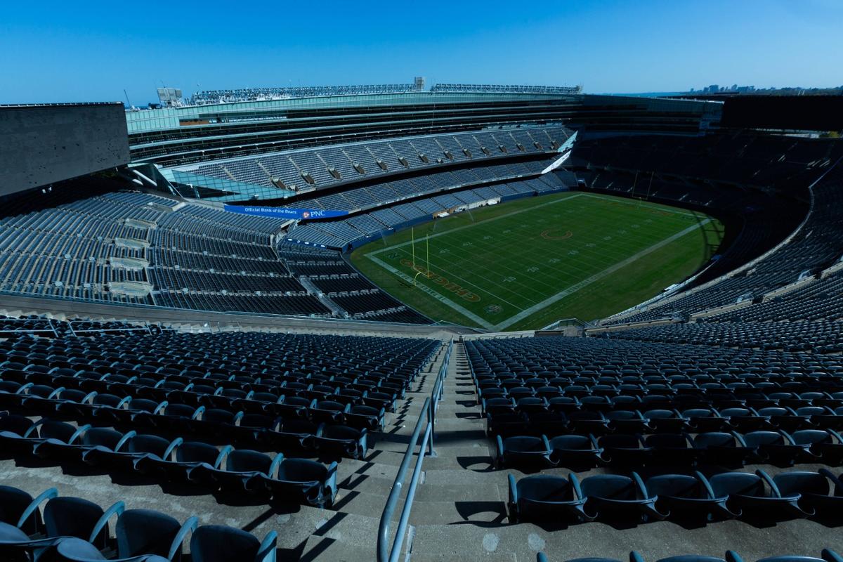 Stadionul Soldier Field din Chicago