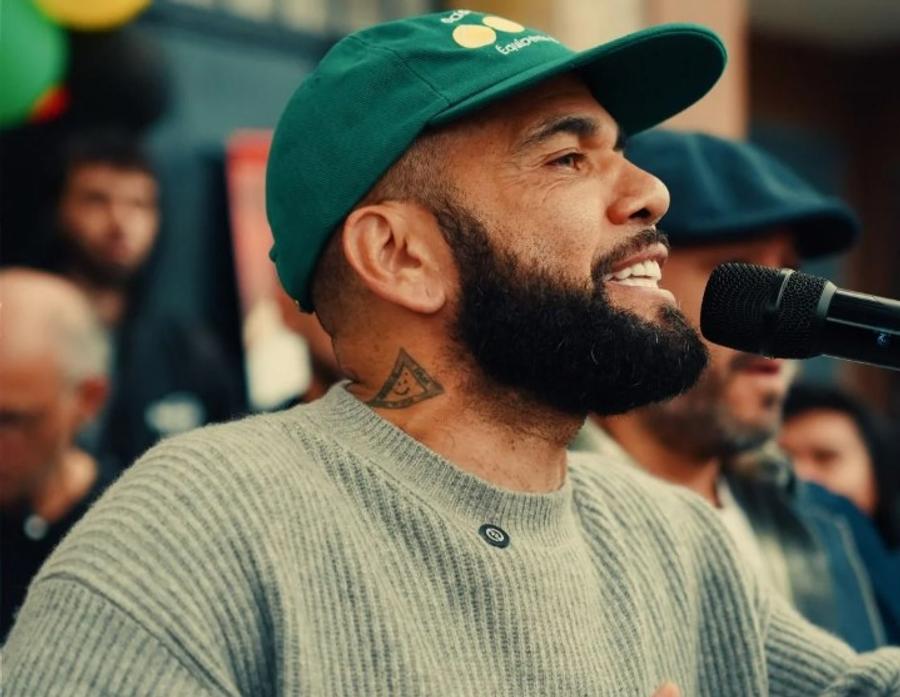 Dani Alves și-a schimbat total viața: „Fotbalul nu mântuiește pe nimeni. Vin să vi-L vestesc pe Hristos!”