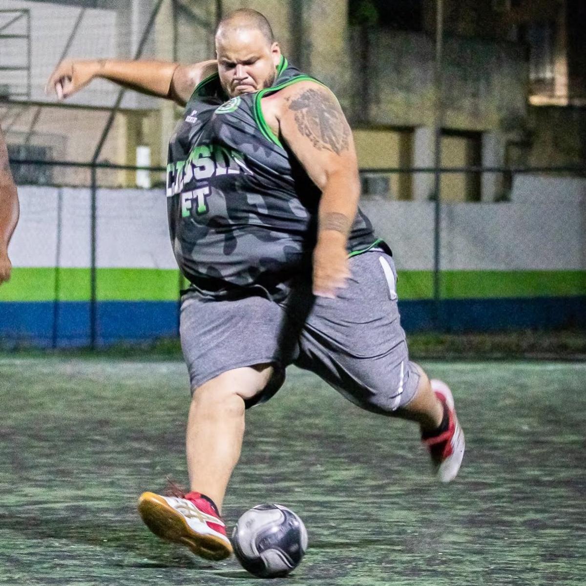 Jucătorul brazilian care cântărea 251 de kilograme a slăbit enorm și s-a întors pe teren: „La finalul lui 2023, mi-am luat viața în serios” » Cum arată acum