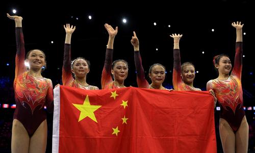 Echipa Chinei a sărăbătorit cu steagul titlul mondial FOTO Guliver/GettyImages