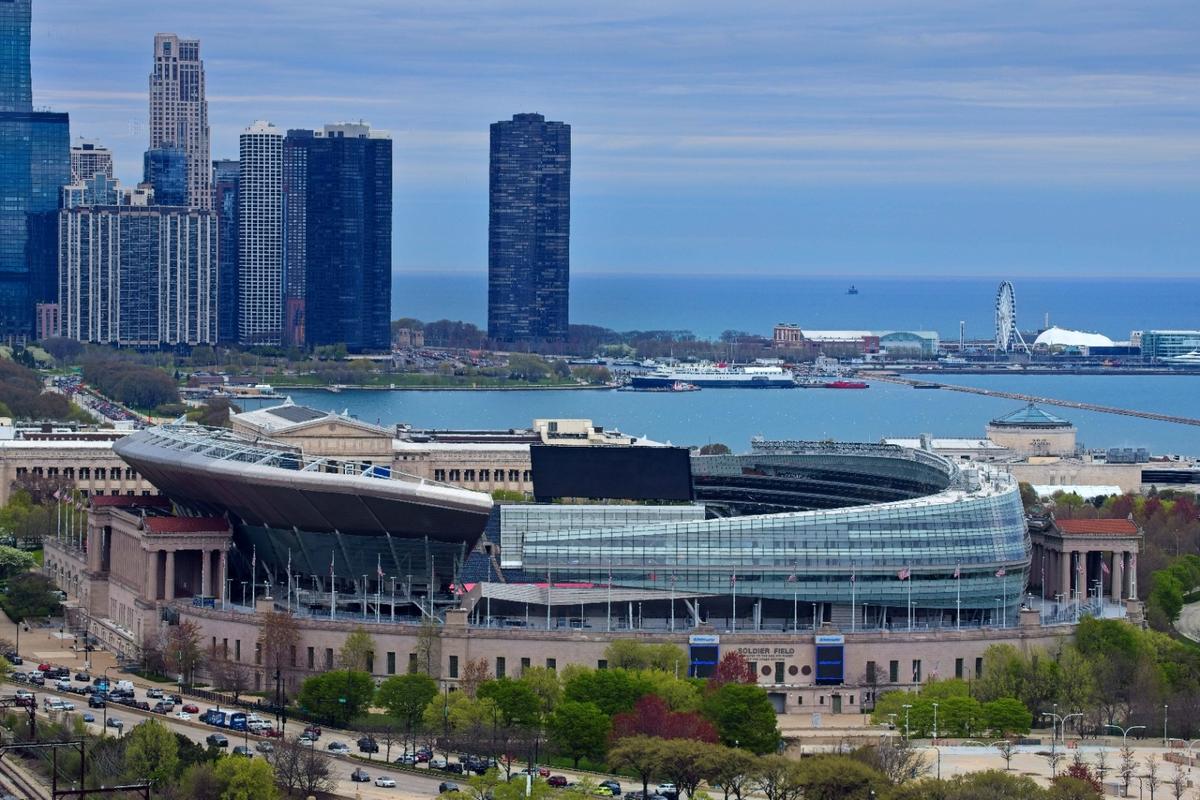 Stadionul Soldier Field din Chicago