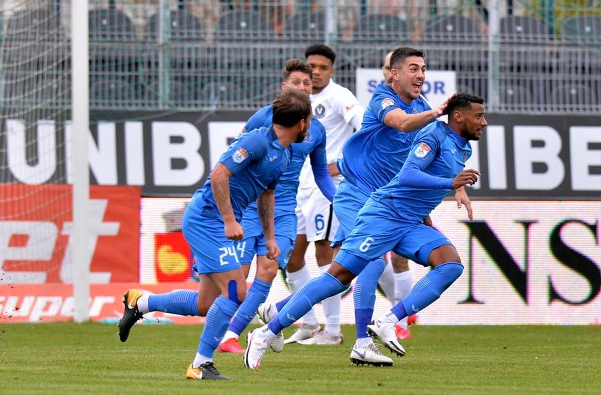 ACADEMICA CLINCENI - VIITORUL 1-0. FOTO Penalty-ul ratat i-a costat scump! Academica se impune la limită și urcă pe locul 4 în Liga 1 » Clasamentul actualizat