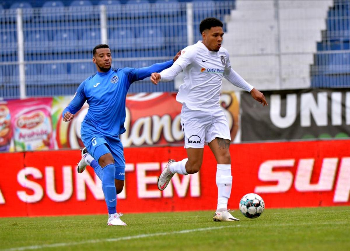 ACADEMICA CLINCENI - VIITORUL 1-0. FOTO Penalty-ul ratat i-a costat scump! Academica se impune la limită și urcă pe locul 4 în Liga 1 » Clasamentul actualizat