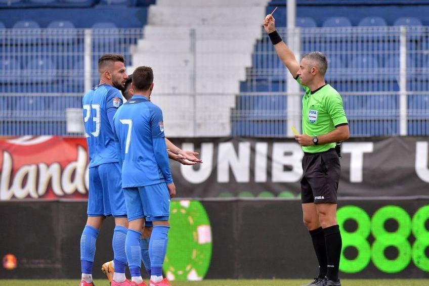 Sorin Paraschiv, team-manager-ul celor de la Academica Clinceni, l-a criticat dur pe „centralul” Radu Petrescu pentru modul în care a arbitrat meciul cu Viitorul, câștigat de ilfoveni cu scorul de 1-0.