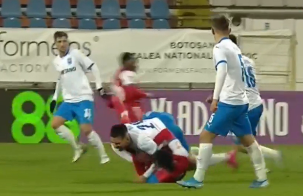 FOTO Fază controversată în Botoșani - Craiova: oltenii, iertați de un penalty?