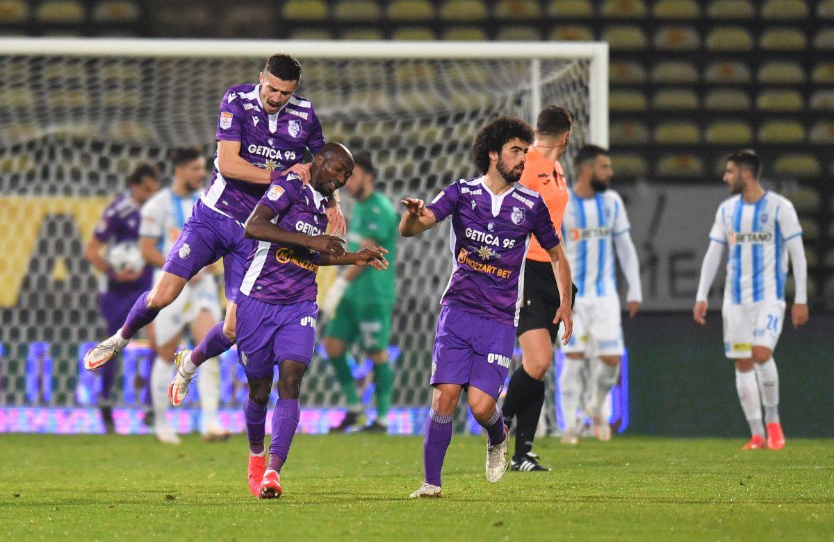 Show în Trivale » 5 goluri în FC Argeș - CSU Craiova, iar Reghe e la 14 puncte de lider!