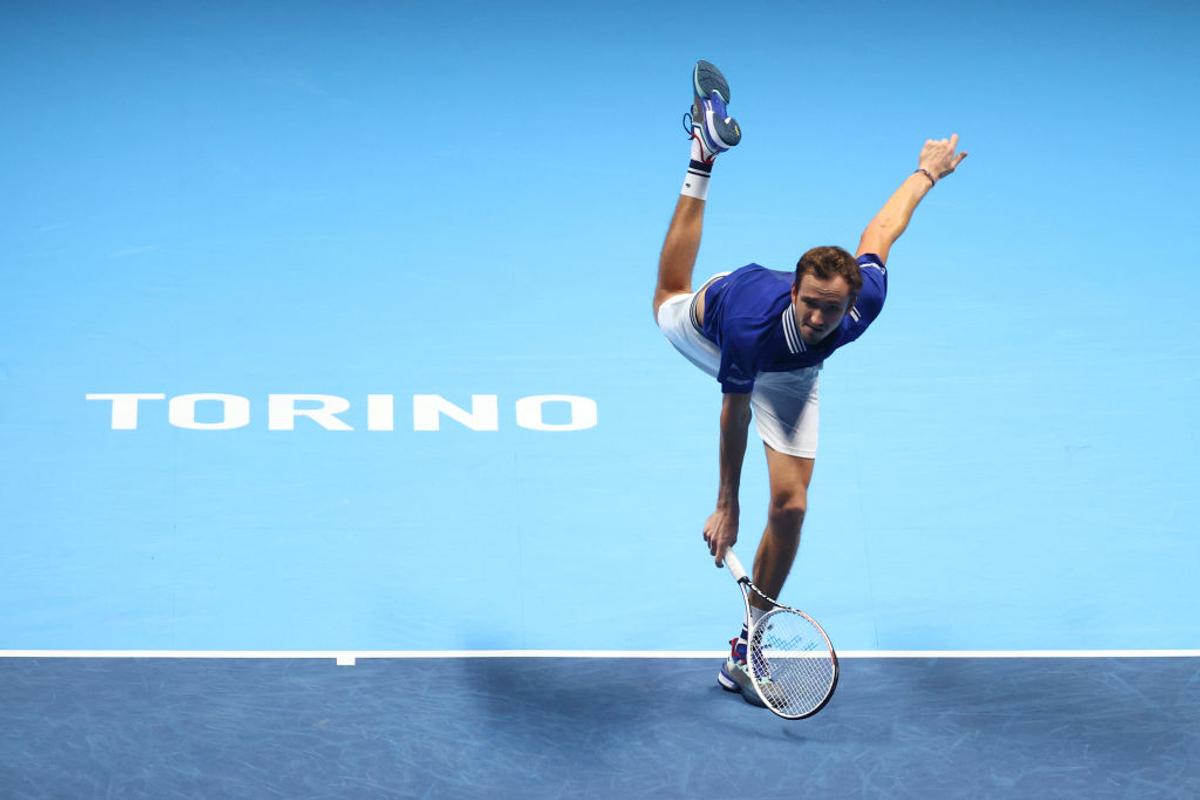 Alexander Zverev s-a impus la Turneul Campionilor! L-a dominat autoritar pe Medevedev și încheie un an fenomenal