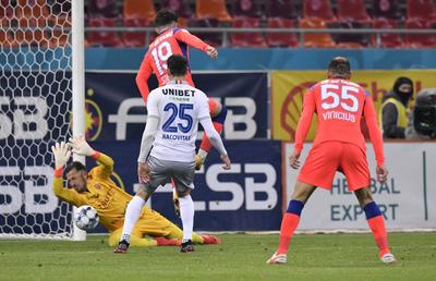 S-a văzut mâna lui Gigi :) » Două detalii remarcate la stadion, în FCSB - Botoșani 3-1