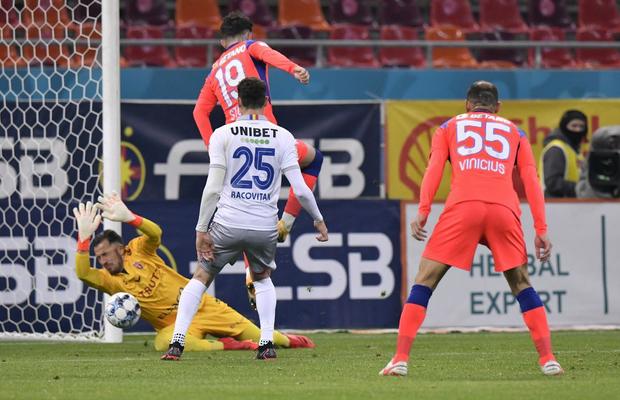S-a văzut mâna lui Gigi :) » Două detalii remarcate la stadion, în FCSB - Botoșani 3-1