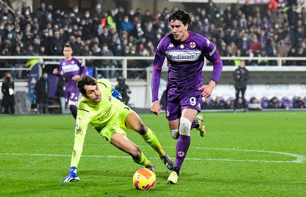 AC Milan - Fiorentina: Gazdele forțează pasul decisiv către titlu! Trei PARIURI clare pentru duelul de pe San Siro + în tur s-au dat 7 goluri!