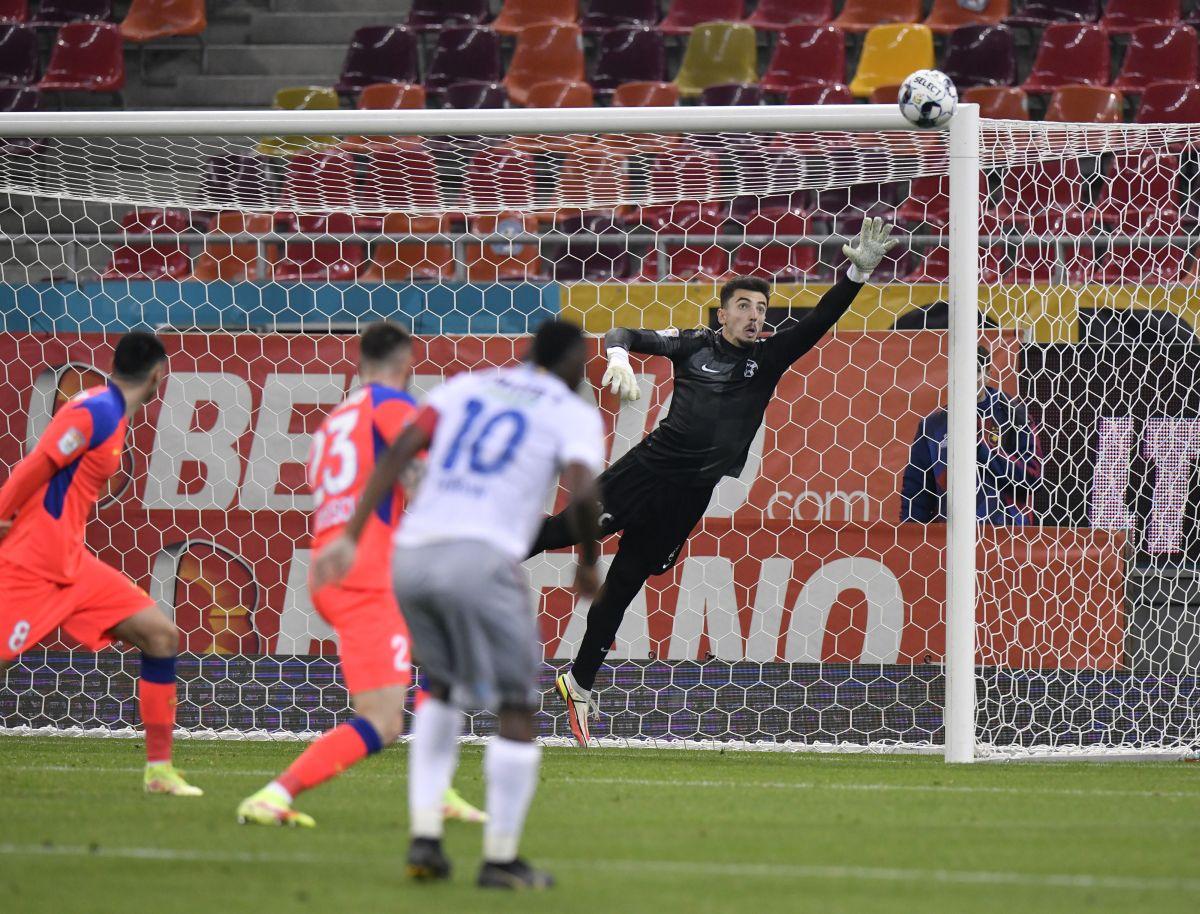 Petrea, salvat de rezerve! FCSB a întors în 8 minute scorul cu FC Botoșani