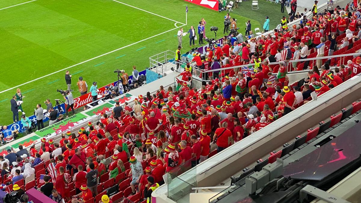 Trimișii GSP au fost pe stadion la SUA - Țara Galilor 1-1 » Cum s-a trăit primul egal de la Mondiale: golul salvator al lui Bale a declanșat nebunia în tribune
