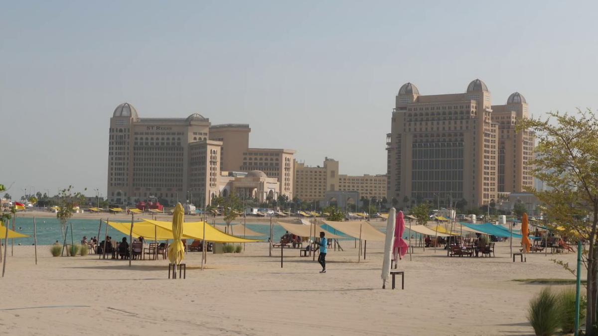 Între meciuri se face plajă în Doha » Detalii inedite surprinse de echipa GSP în Qatar. Cum se reîncarcă fanii: plimbări cu barca, târguri cu mâncare și activități de relaxare