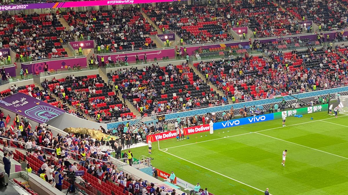 Trimișii GSP au fost pe stadion la SUA - Țara Galilor 1-1 » Cum s-a trăit primul egal de la Mondiale: golul salvator al lui Bale a declanșat nebunia în tribune