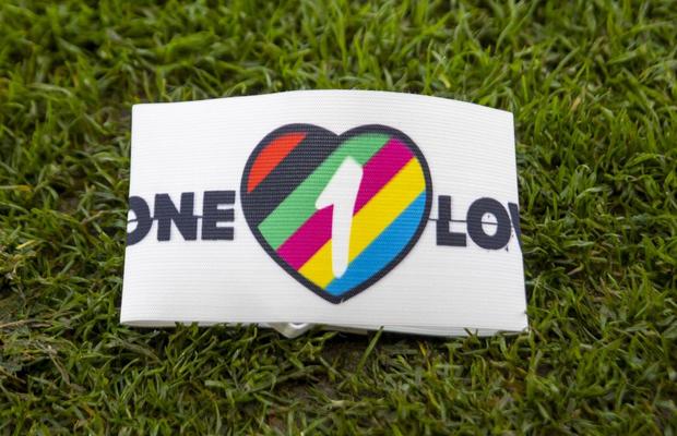 Banderola care divide lumea » Van Dijk, Neuer și alți 6 căpitani au renunțat să o poarte, din cauza sancțiunilor pe care le vor primi din partea FIFA