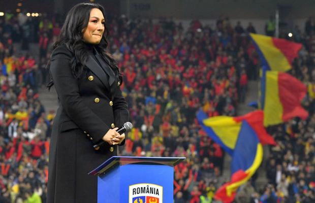 „Piele de găină” pe Arena Națională » Andra și 50.000 de fani au cântat imnul înainte de România - Elveția