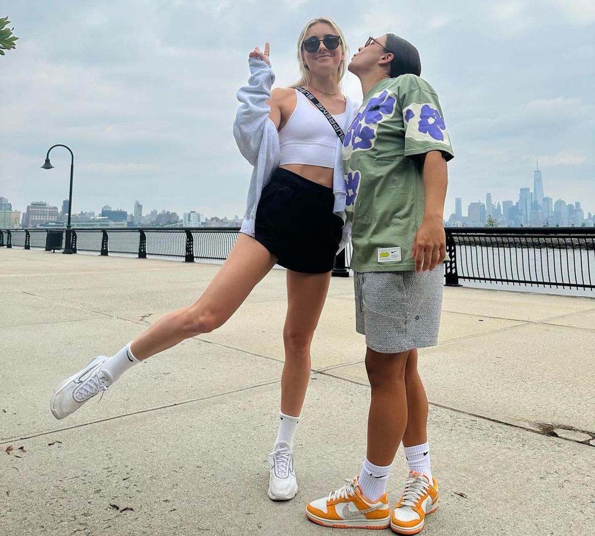 Sam Kerr și Kristie Mewis