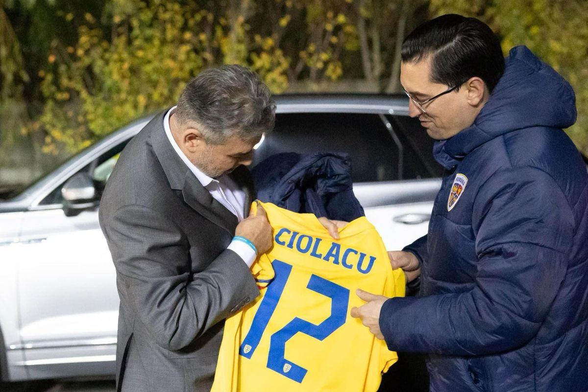 „Eu fac stadionul, tu să faci echipa!” » Ce mai promite Marcel Ciolacu în pregătirea campaniei pentru prezidențiale + Lângă ce brand-uri s-a mai afișat premierul în ultimul an