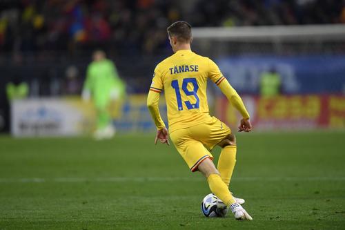 Florin Tănase (28 de ani), atacantul celor de la Al-Okhdood a rămas impresionat de atmosfera de pe Arena Națională înaintea partidei cu Elveția. foto: Imago Images