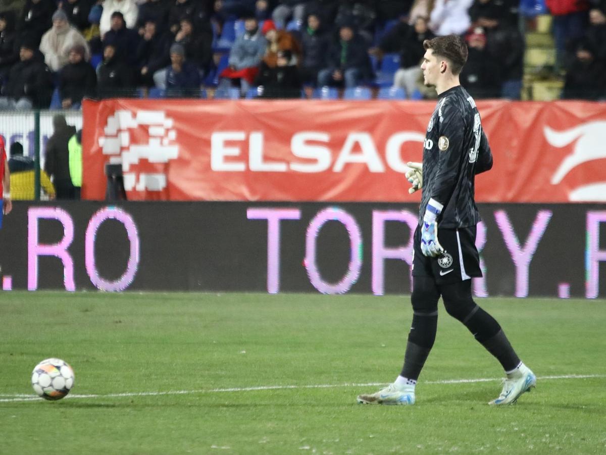 A luat în colimator 3 jucători de la FCSB: „El chiar a fost foarte slab!” » N-a scăpat nici Olaru: „Alt motiv nu găsesc”